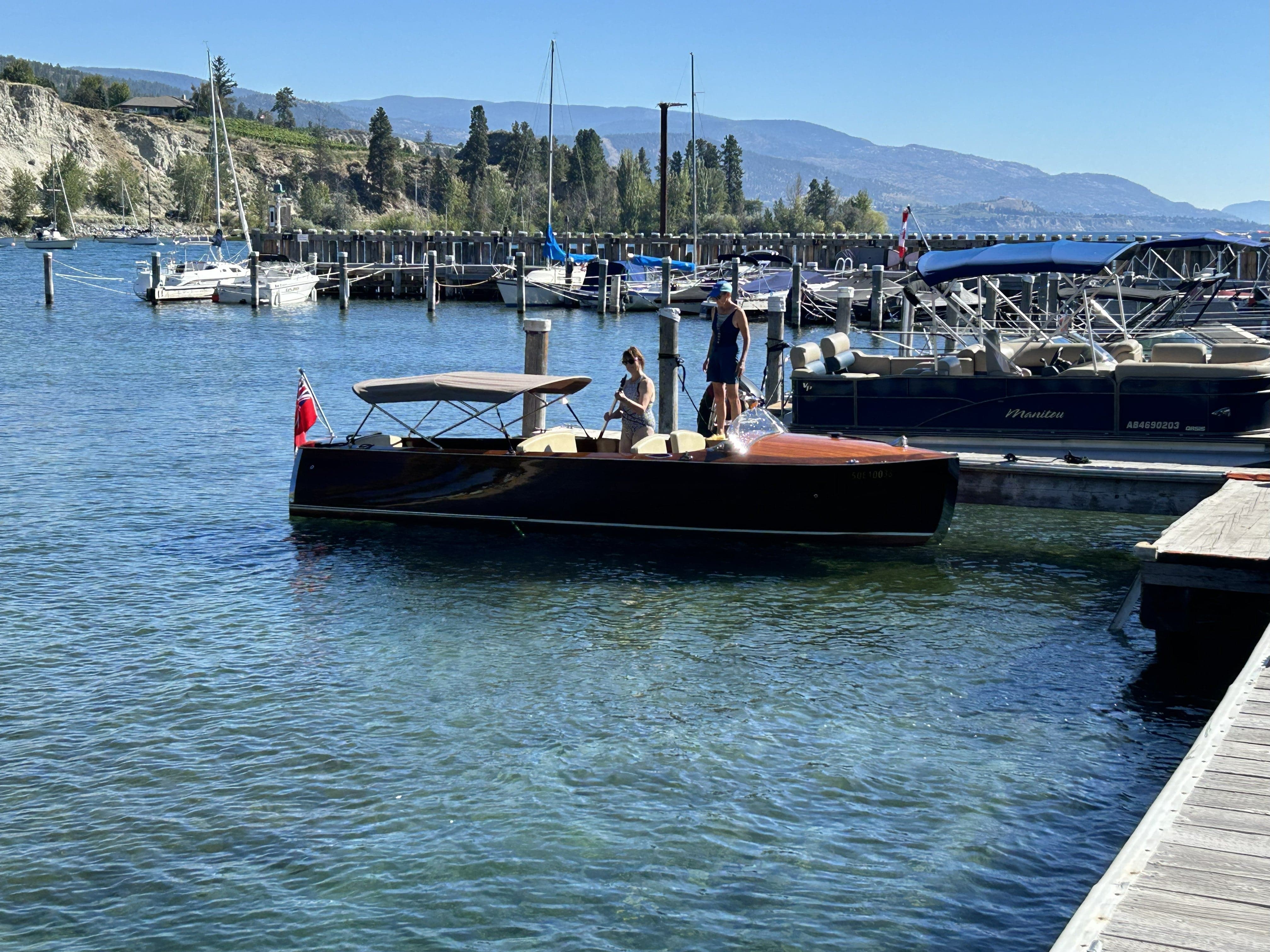 1946 22' Duke Runabout