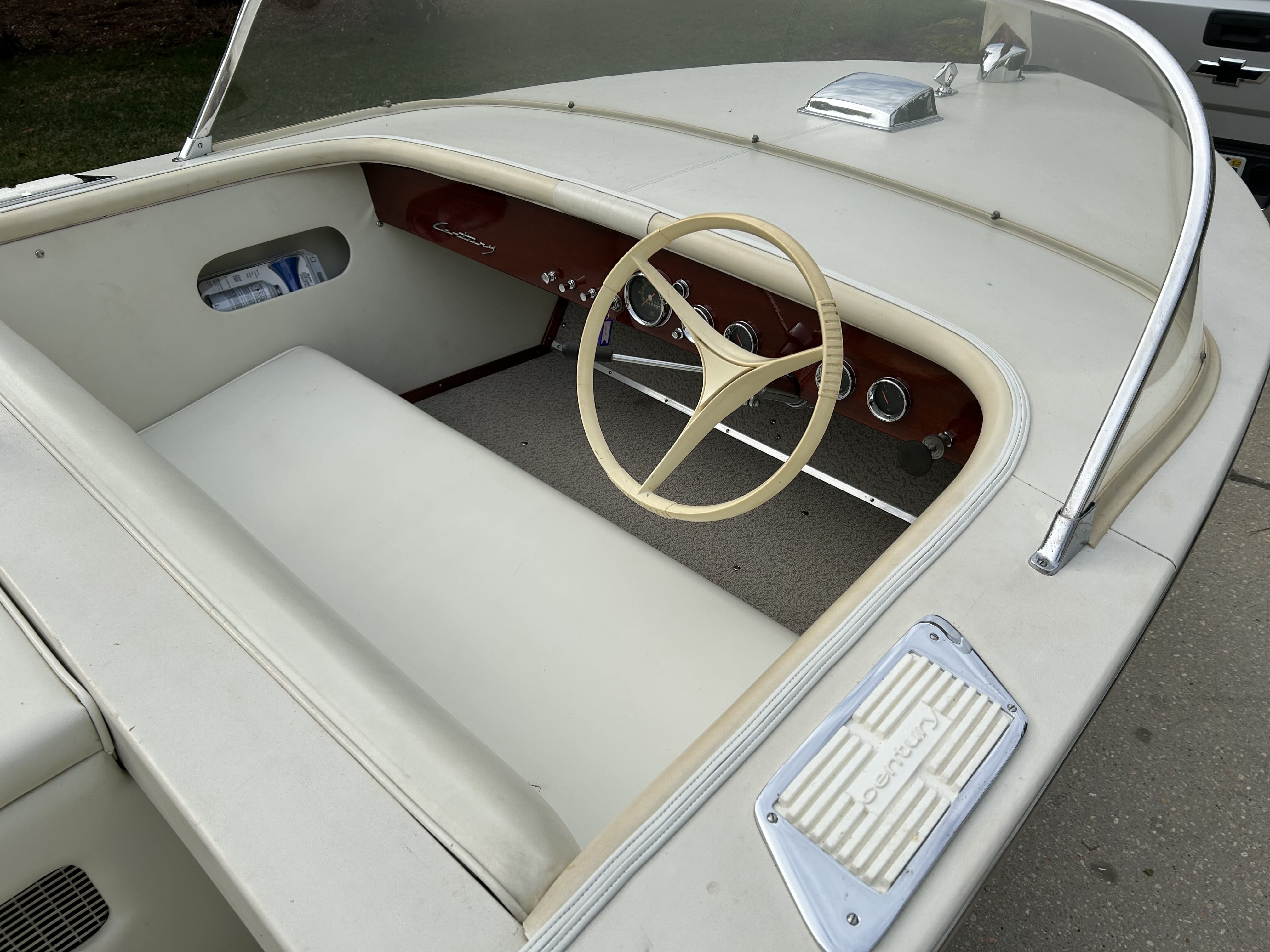 1965 15' CENTURY RESORTER