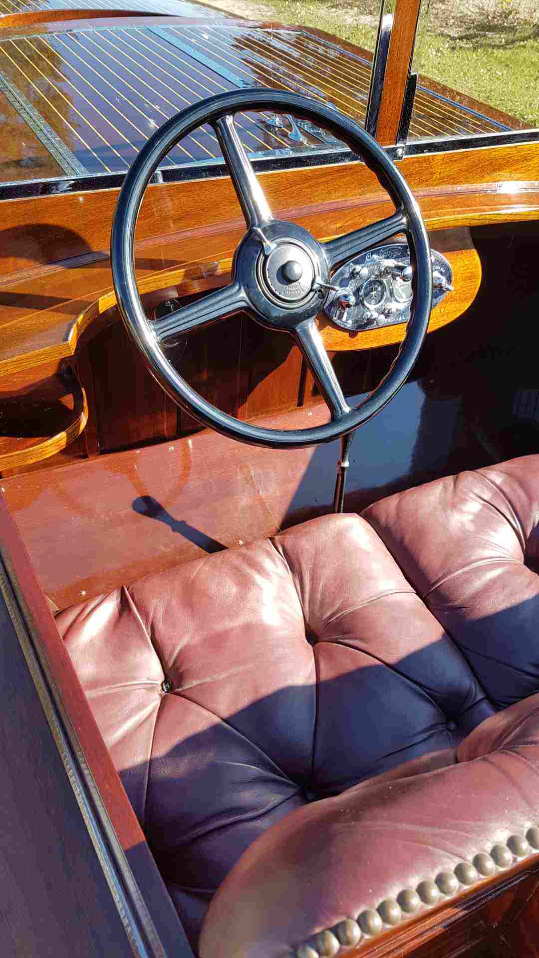 1930 W.J. JOHNSON 22' LONG DECK LAUNCH