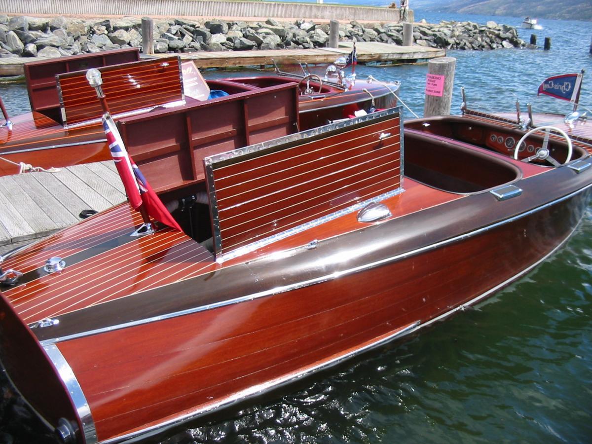 Classic Wooden Boat for Sale - 1939 CHRIS-CRAFT 19' CUSTOM - 'BARRELBACK'