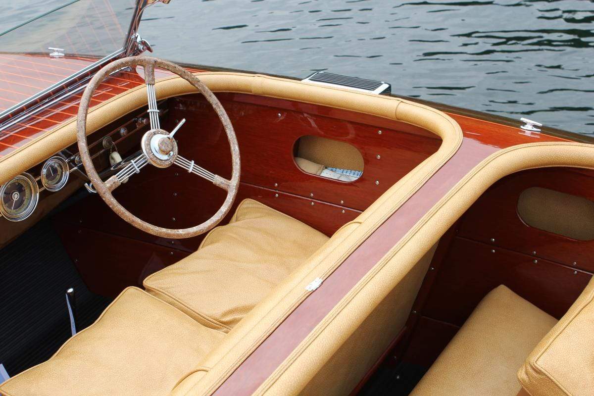 Classic Wooden Boat for Sale - 1940 CHRIS-CRAFT 19' CUSTOM - 'BARRELBACK'