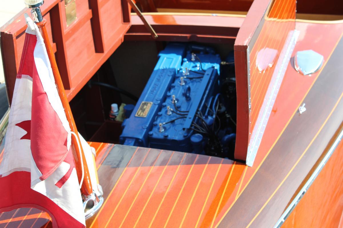 Classic Wooden Boat for Sale - 1940 CHRIS-CRAFT 19' CUSTOM - 'BARRELBACK'