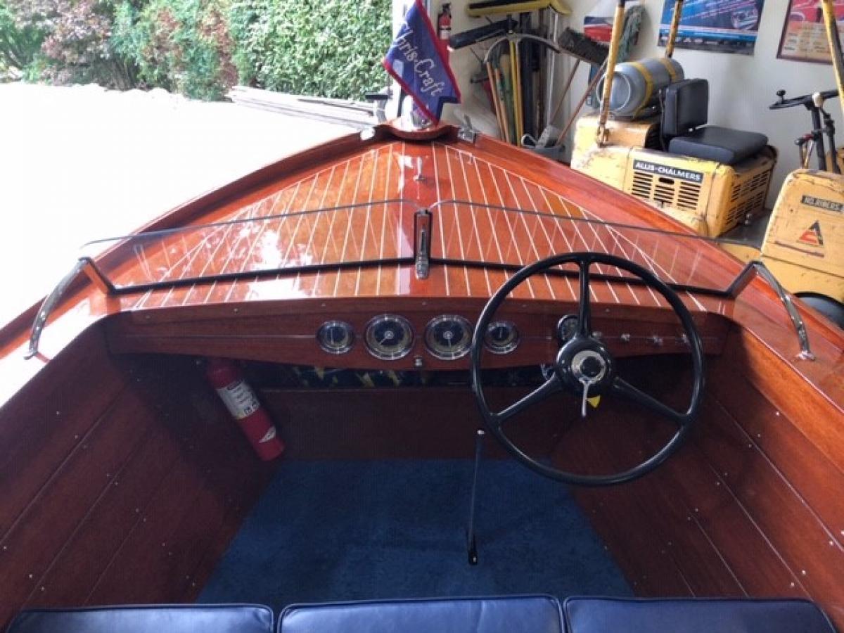 Classic Wooden Boat for Sale - 1941 CHRIS-CRAFT 18' DELUXE UTILITY RUNABOUT