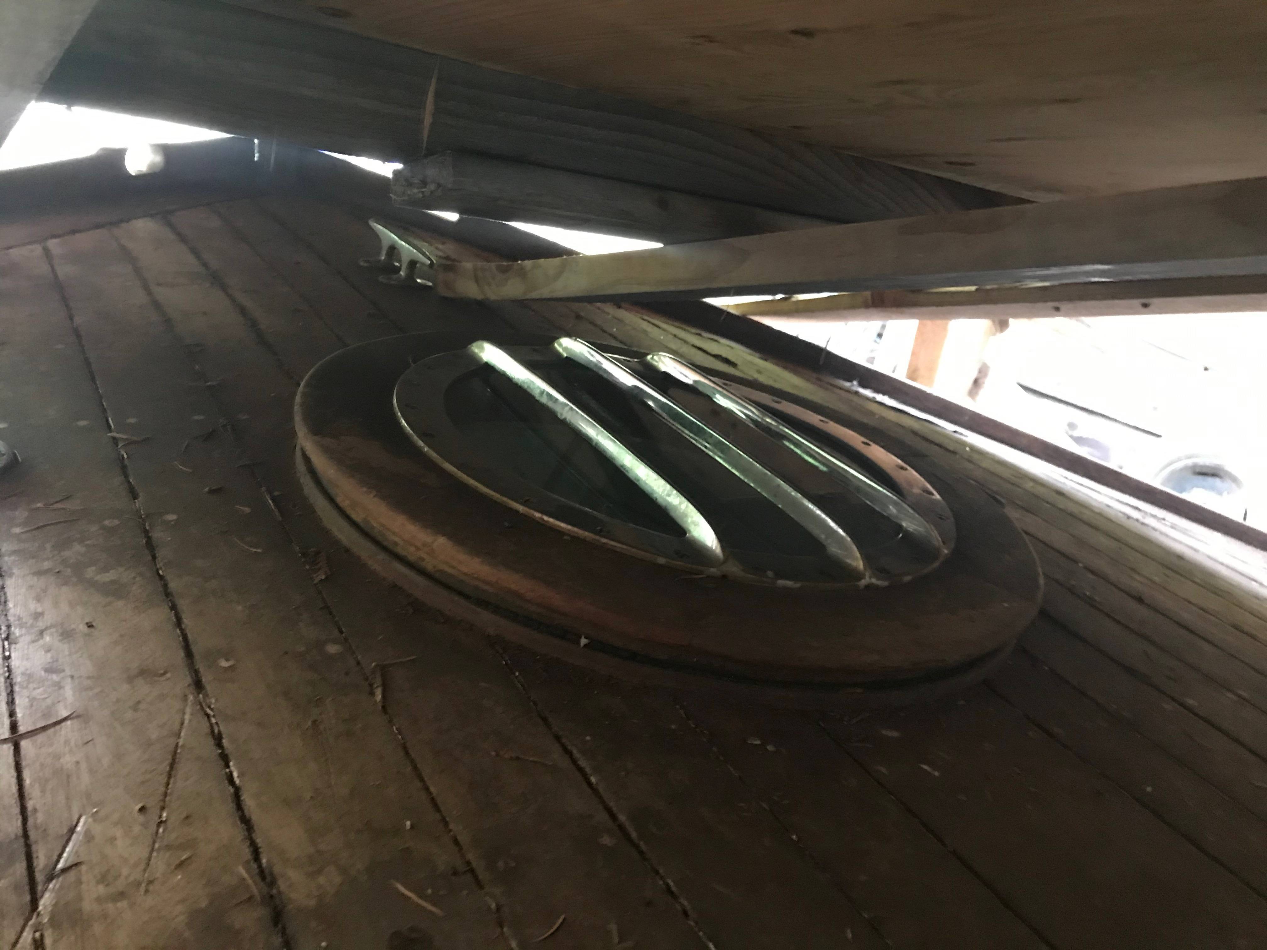 Classic Wooden Boat for Sale - 1941 CHRIS-CRAFT 26' DELUXE CRUISER