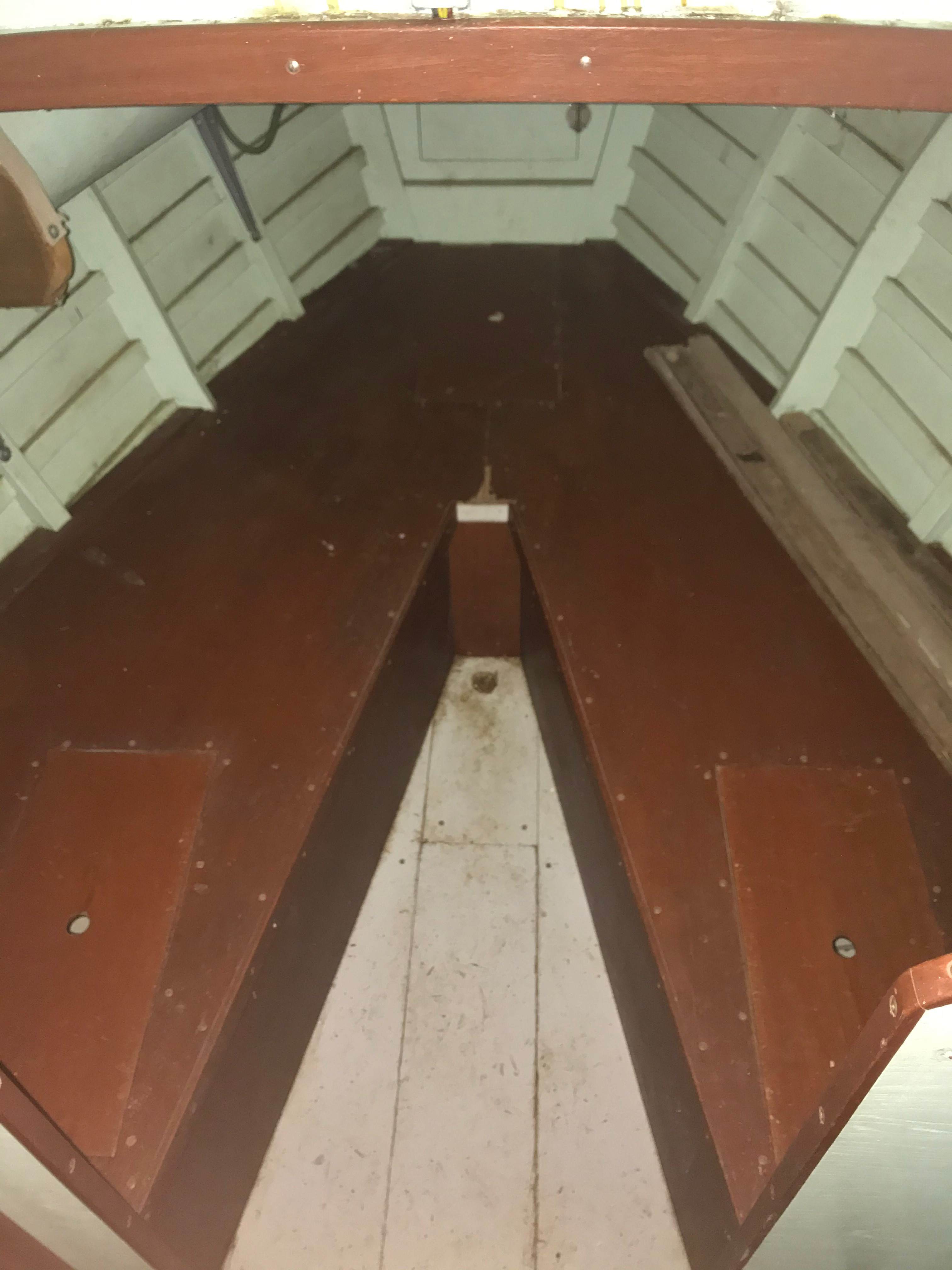 Classic Wooden Boat for Sale - 1941 CHRIS-CRAFT 26' DELUXE CRUISER