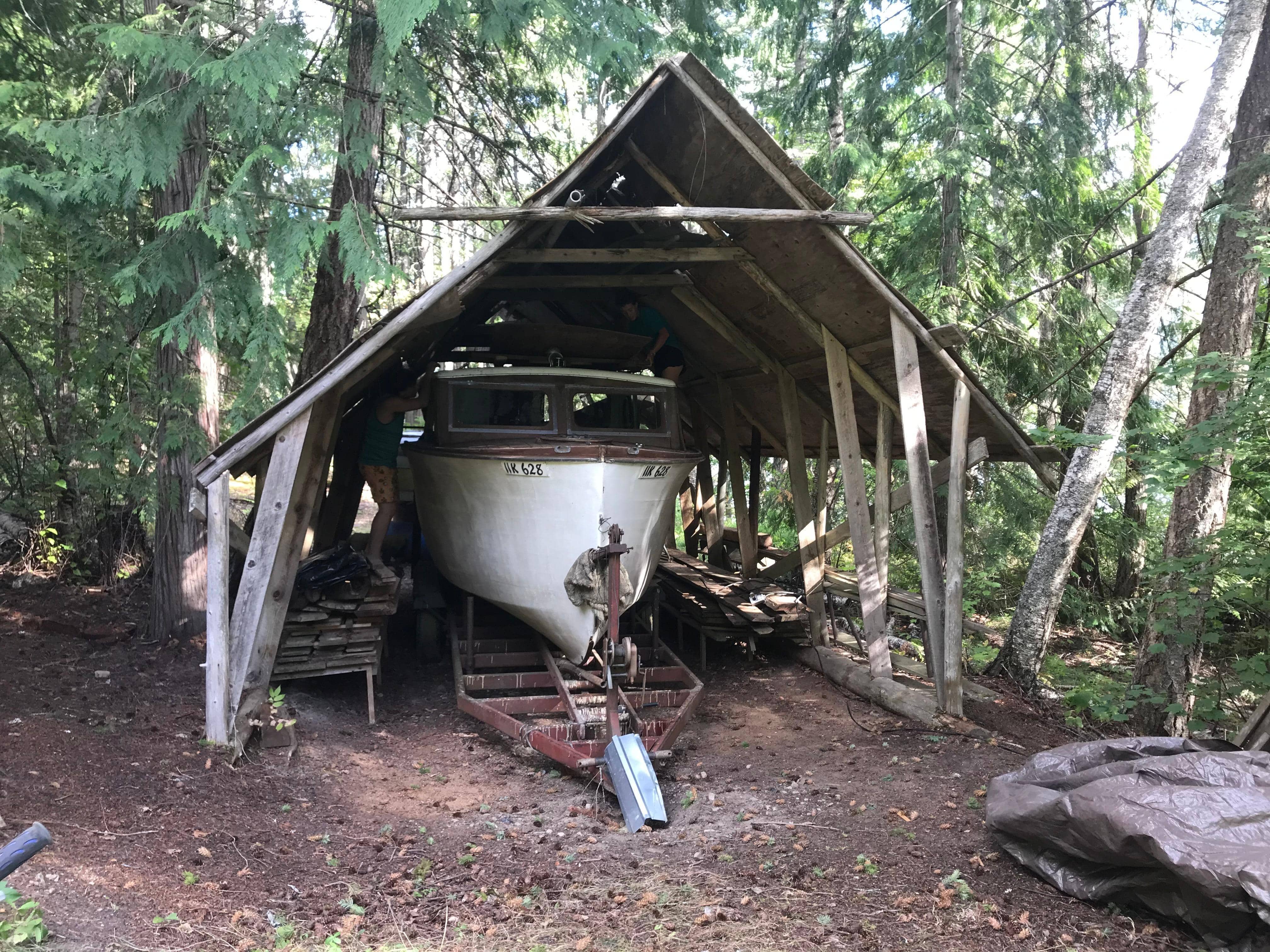 Classic Wooden Boat for Sale - 1941 CHRIS-CRAFT 26' DELUXE CRUISER