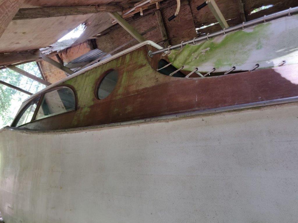 Classic Wooden Boat for Sale - 1941 CHRIS-CRAFT 26' DELUXE CRUISER