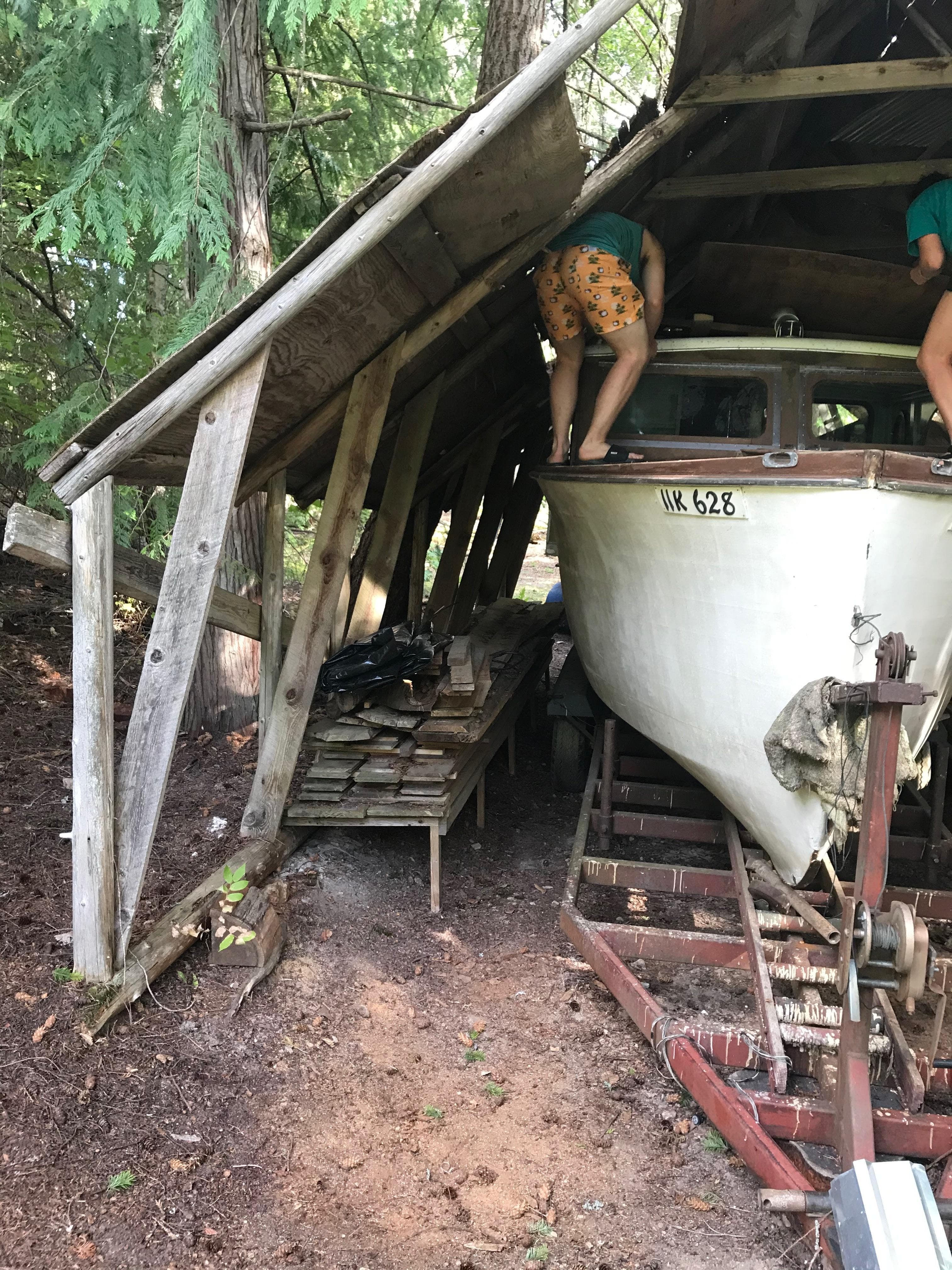 Classic Wooden Boat for Sale - 1941 CHRIS-CRAFT 26' DELUXE CRUISER