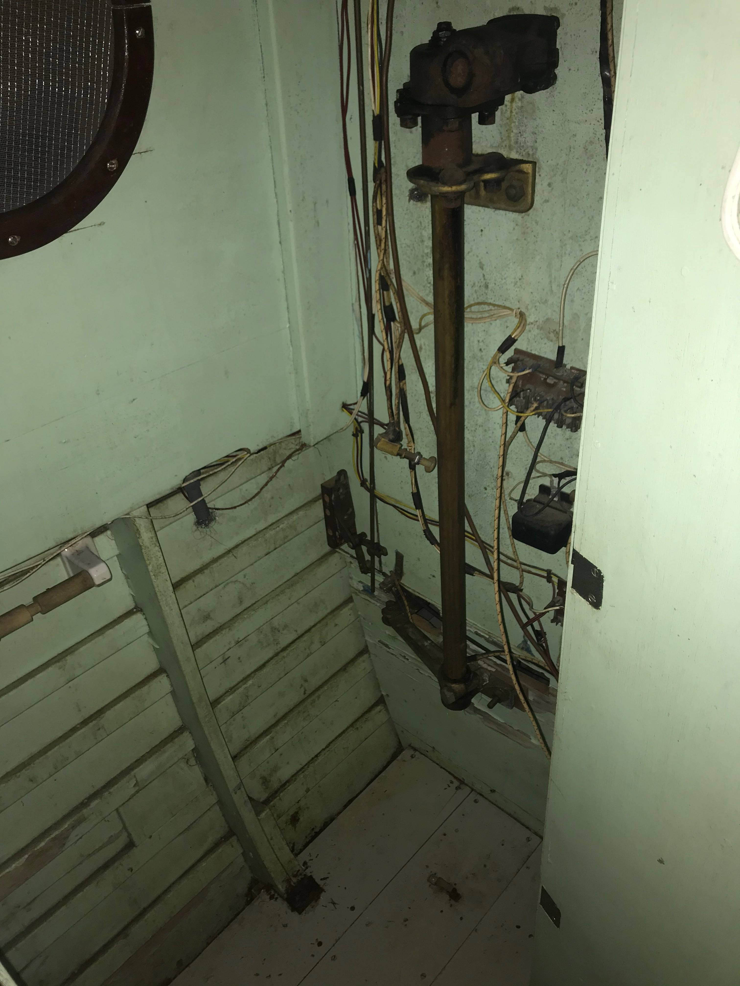Classic Wooden Boat for Sale - 1941 CHRIS-CRAFT 26' DELUXE CRUISER