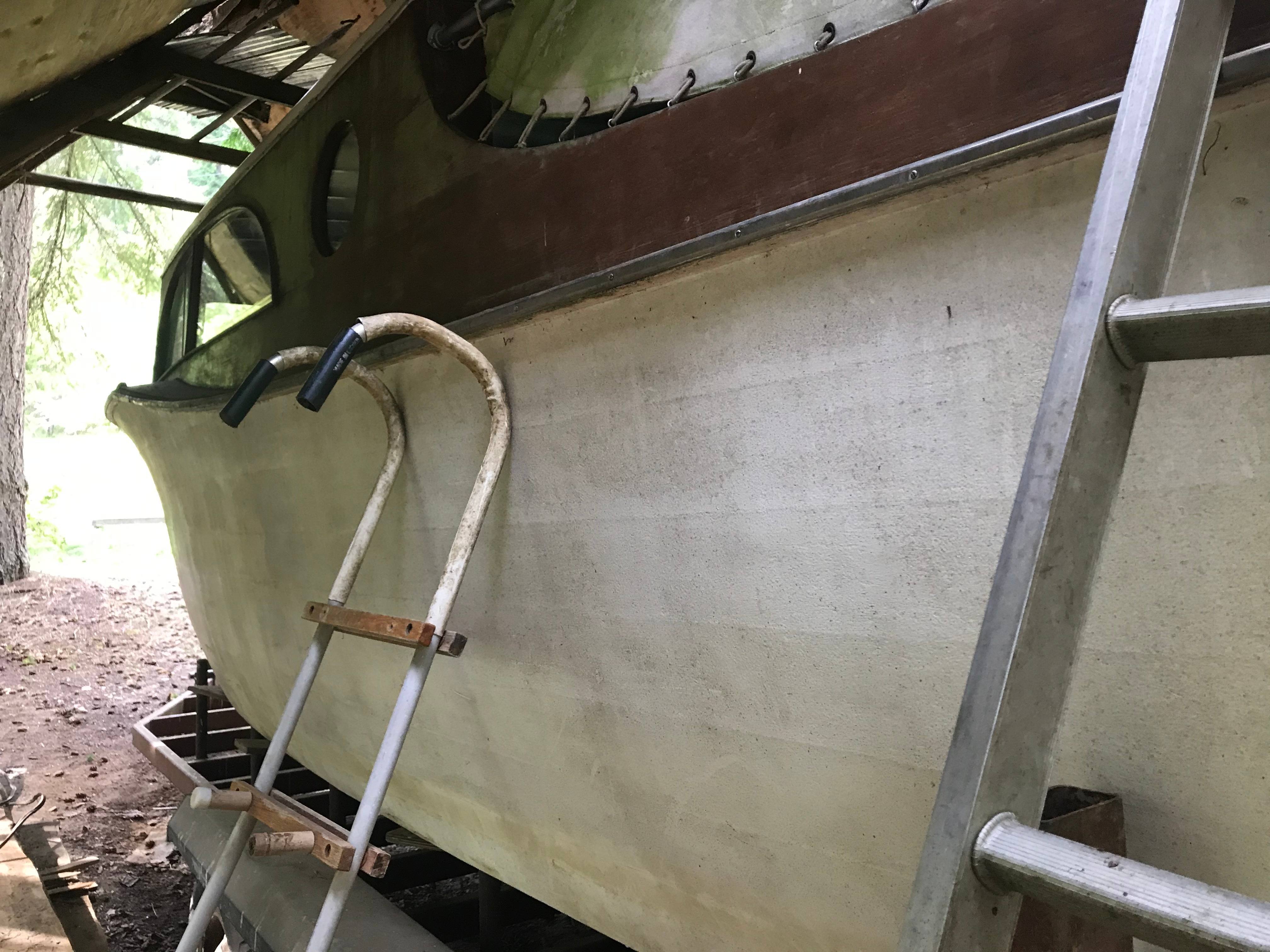 Classic Wooden Boat for Sale - 1941 CHRIS-CRAFT 26' DELUXE CRUISER