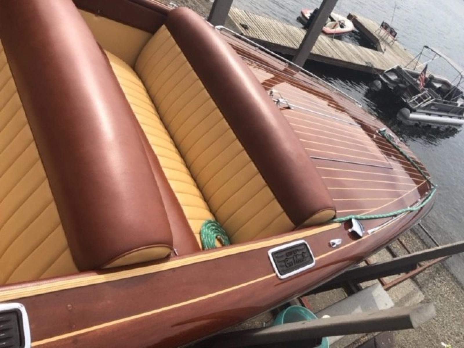 Classic Wooden Boat for Sale - 1946 GAR-WOOD COMMODORE MODEL 606 19'5