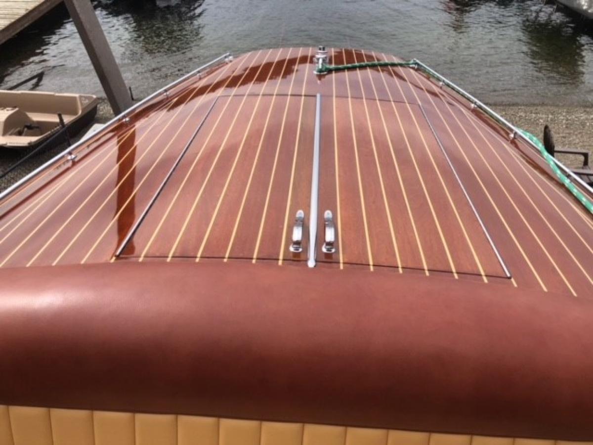 Classic Wooden Boat for Sale - 1946 GAR-WOOD COMMODORE MODEL 606 19'5