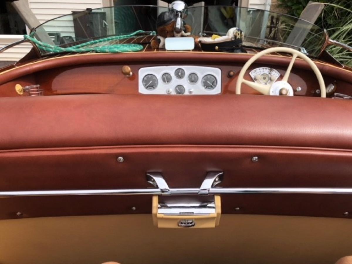 Classic Wooden Boat for Sale - 1946 GAR-WOOD COMMODORE MODEL 606 19'5