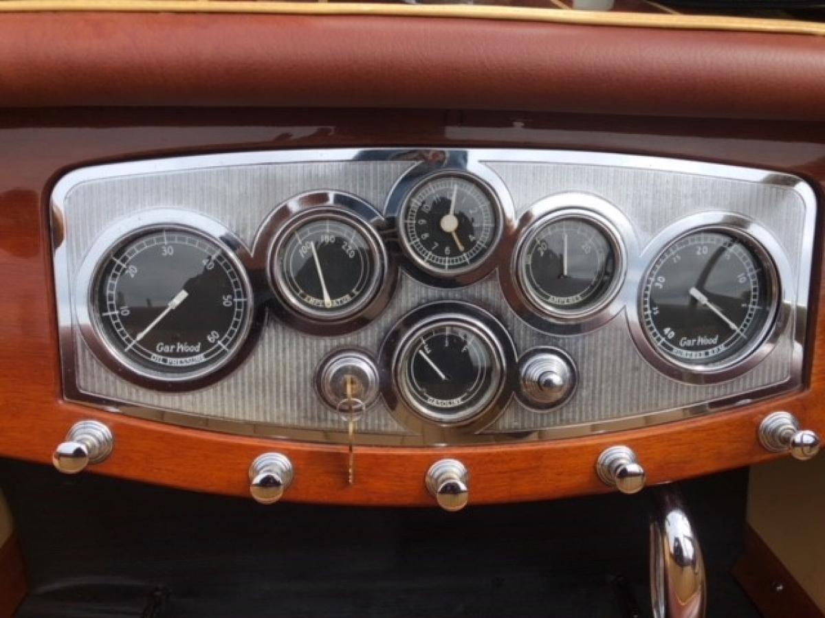 Classic Wooden Boat for Sale - 1946 GAR-WOOD COMMODORE MODEL 606 19'5