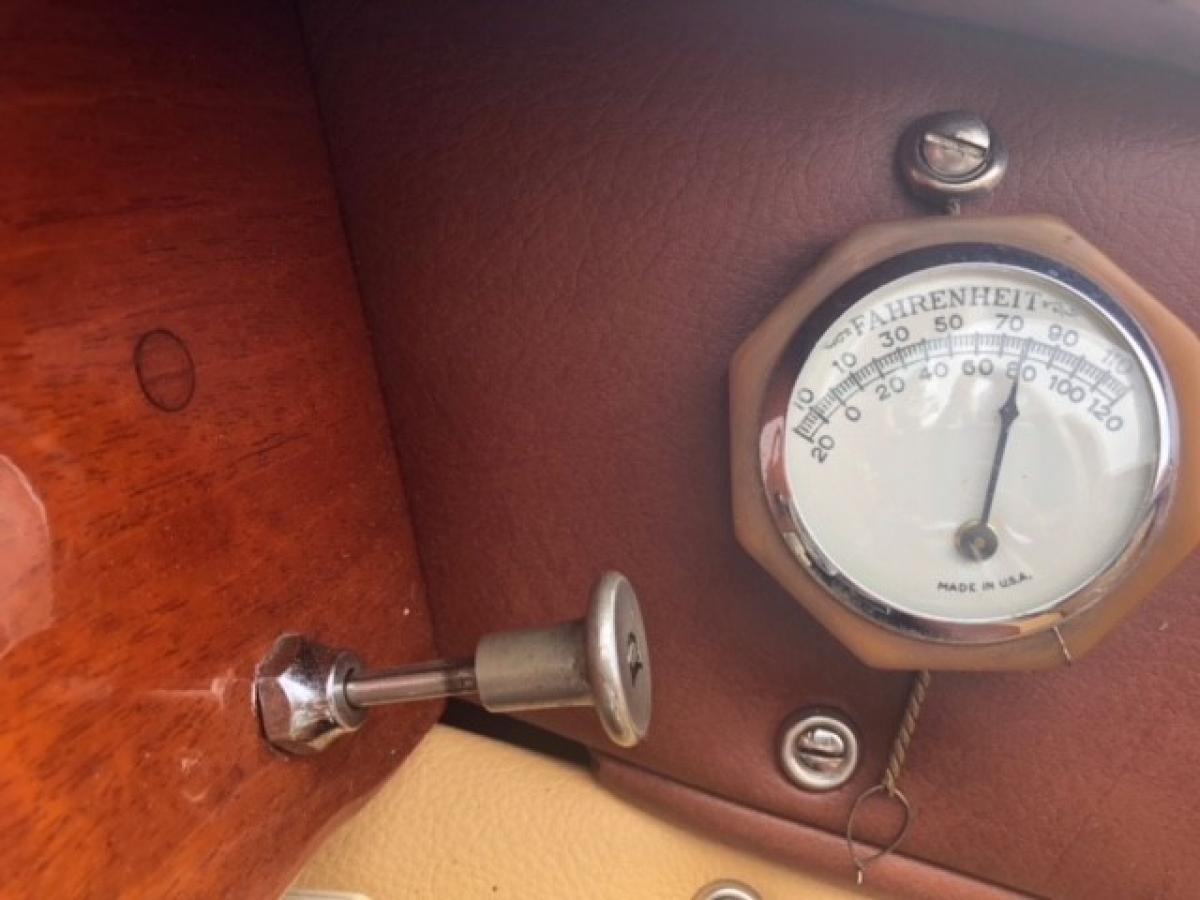 Classic Wooden Boat for Sale - 1946 GAR-WOOD COMMODORE MODEL 606 19'5