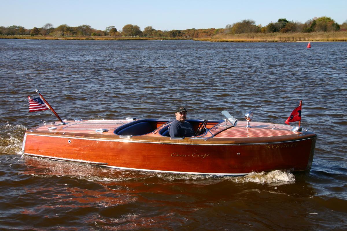 Classic Wooden Boat for Sale - 1947 CHRIS CRAFT 17' DELUXE