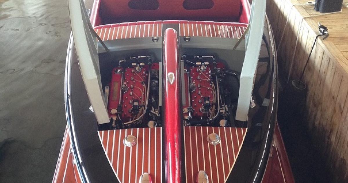 Classic Wooden Boat for Sale - 1948 VENTNOR 23' RARE TWIN ENGINE RUNABOUT
