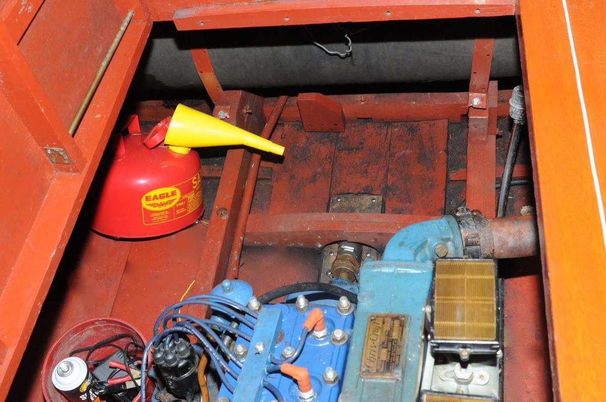 Classic Wooden Boat for Sale - 1949 CHRIS-CRAFT 18' RIVIERA