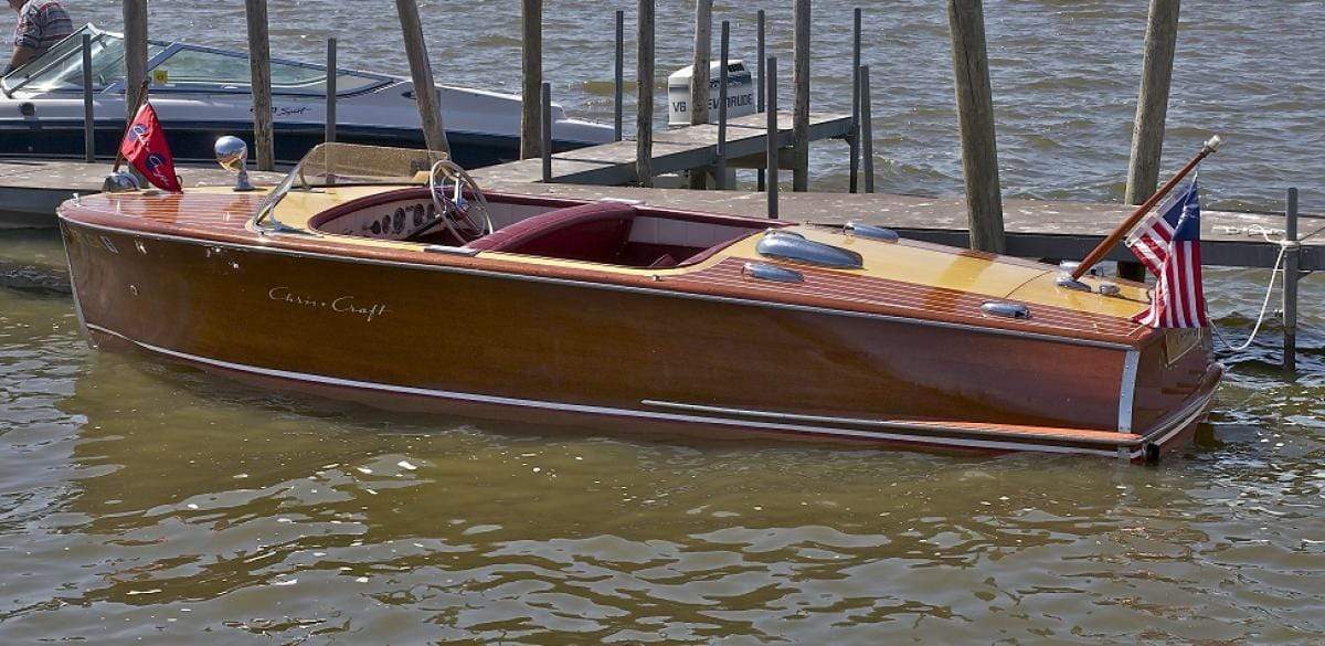 Classic Wooden Boat for Sale - 1949 CHRIS-CRAFT 18' RIVIERA