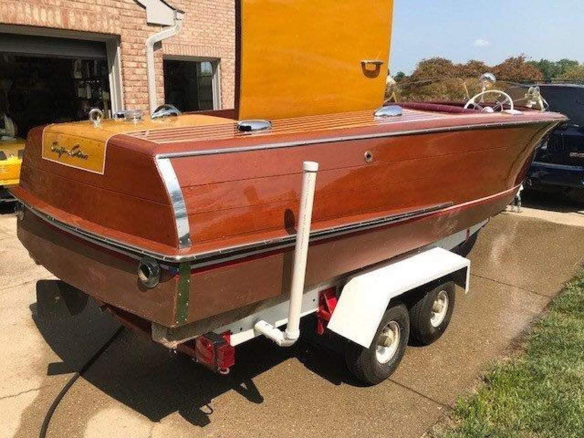 Classic Wooden Boat for Sale - 1950 CHRIS-CRAFT 18' RIVIERA