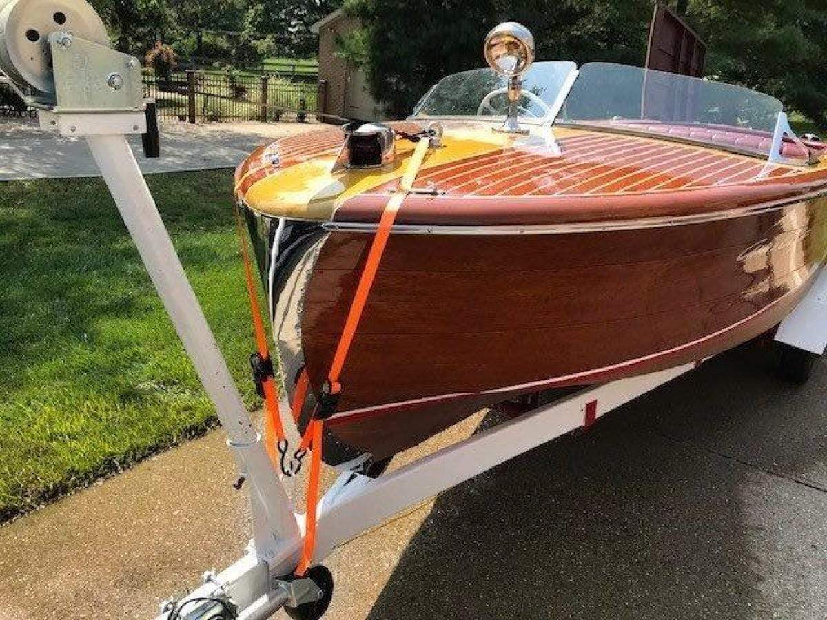 Classic Wooden Boat for Sale - 1950 CHRIS-CRAFT 18' RIVIERA