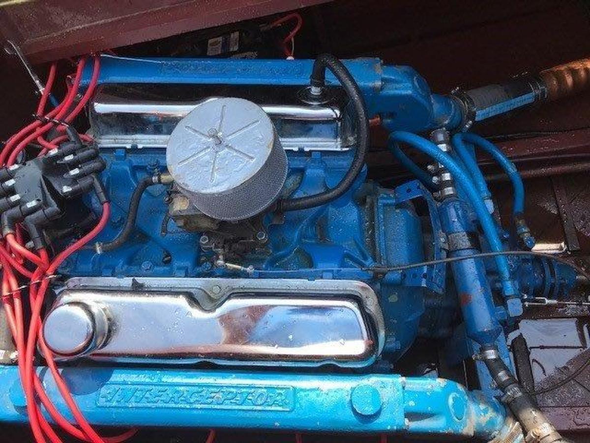 Classic Wooden Boat for Sale - 1950 CHRIS-CRAFT 18' RIVIERA