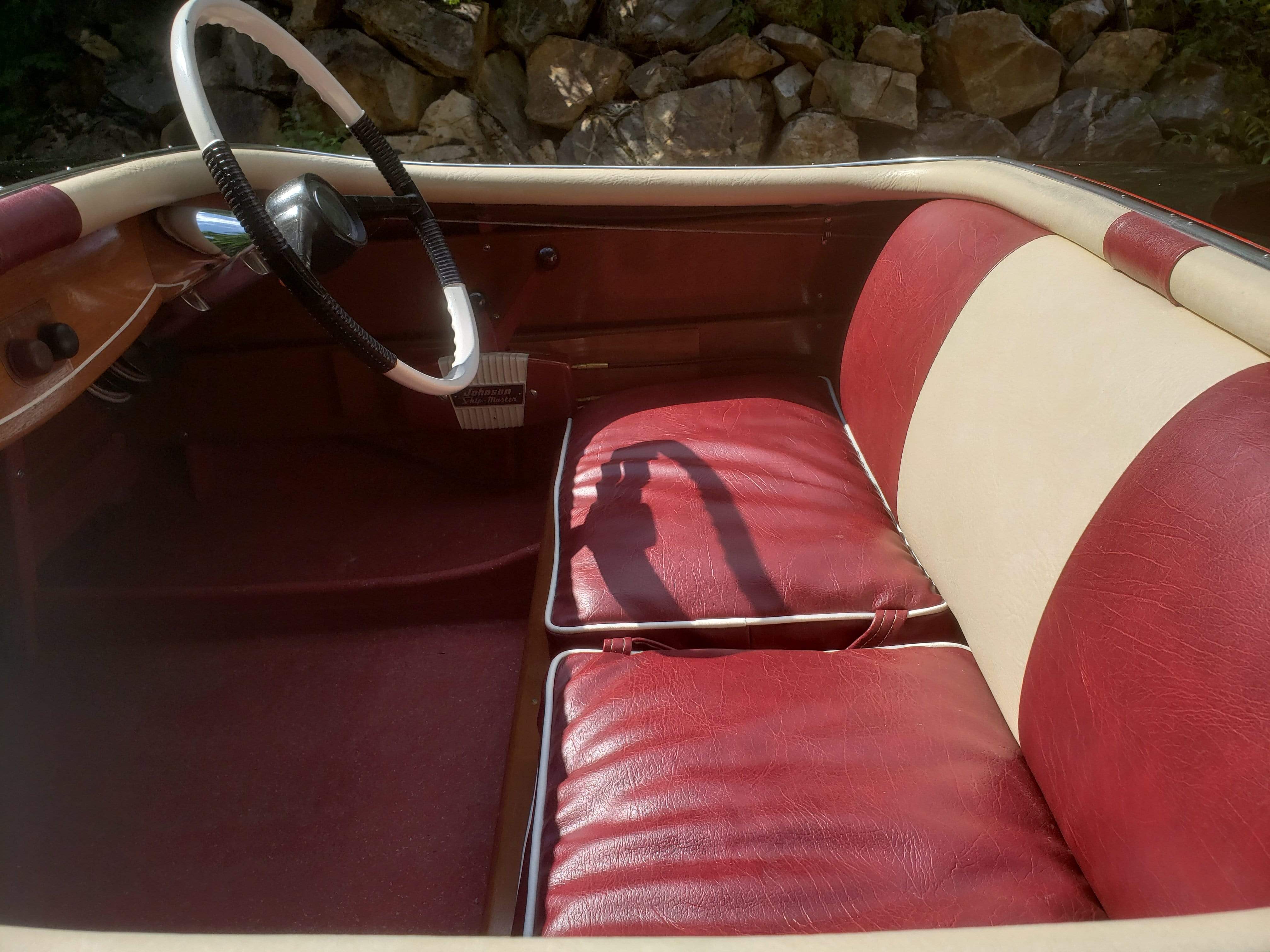 Classic Wooden Boat for Sale - 1956 LARSON - FALLS FLYER 14'