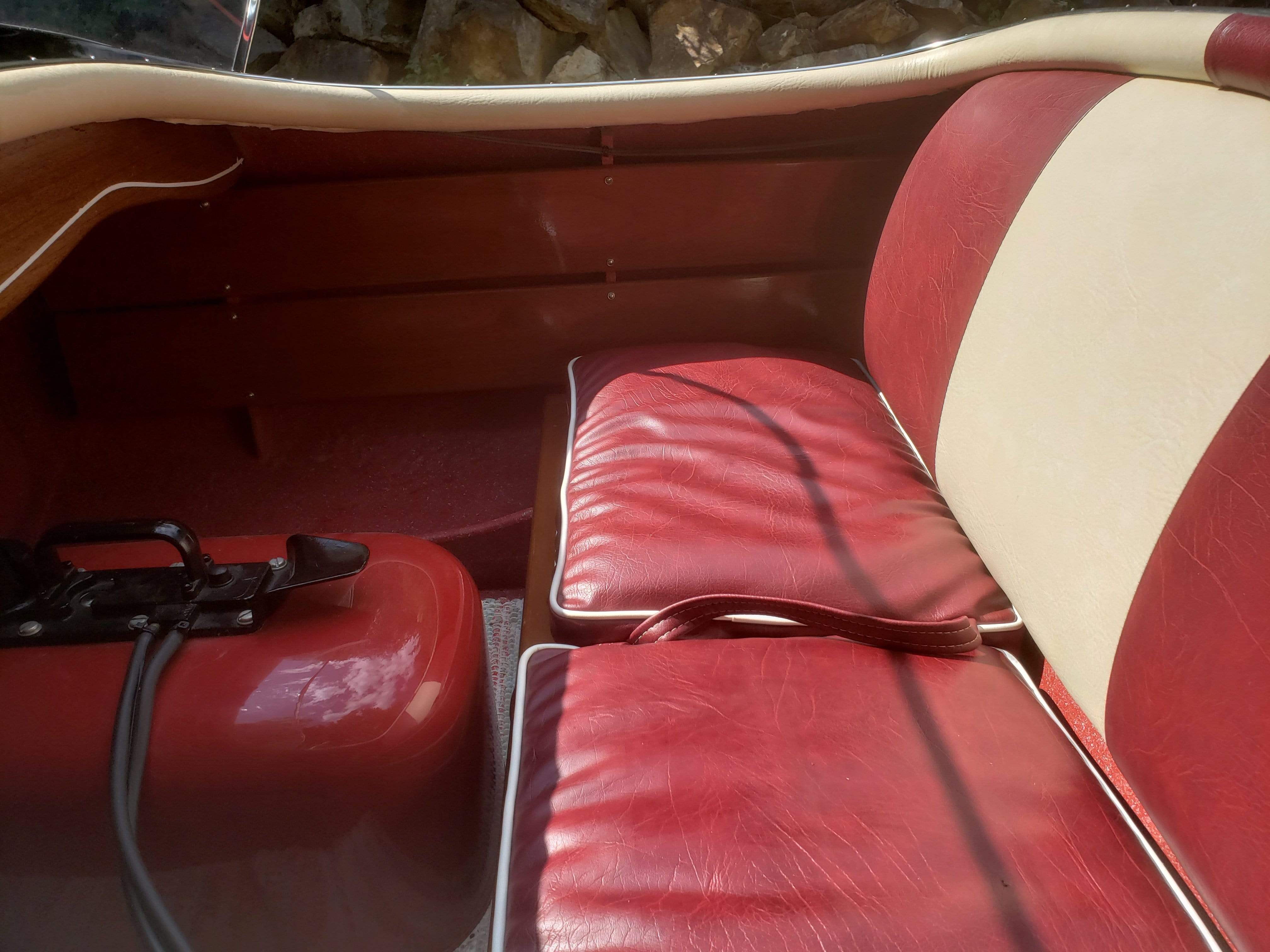 Classic Wooden Boat for Sale - 1956 LARSON - FALLS FLYER 14'