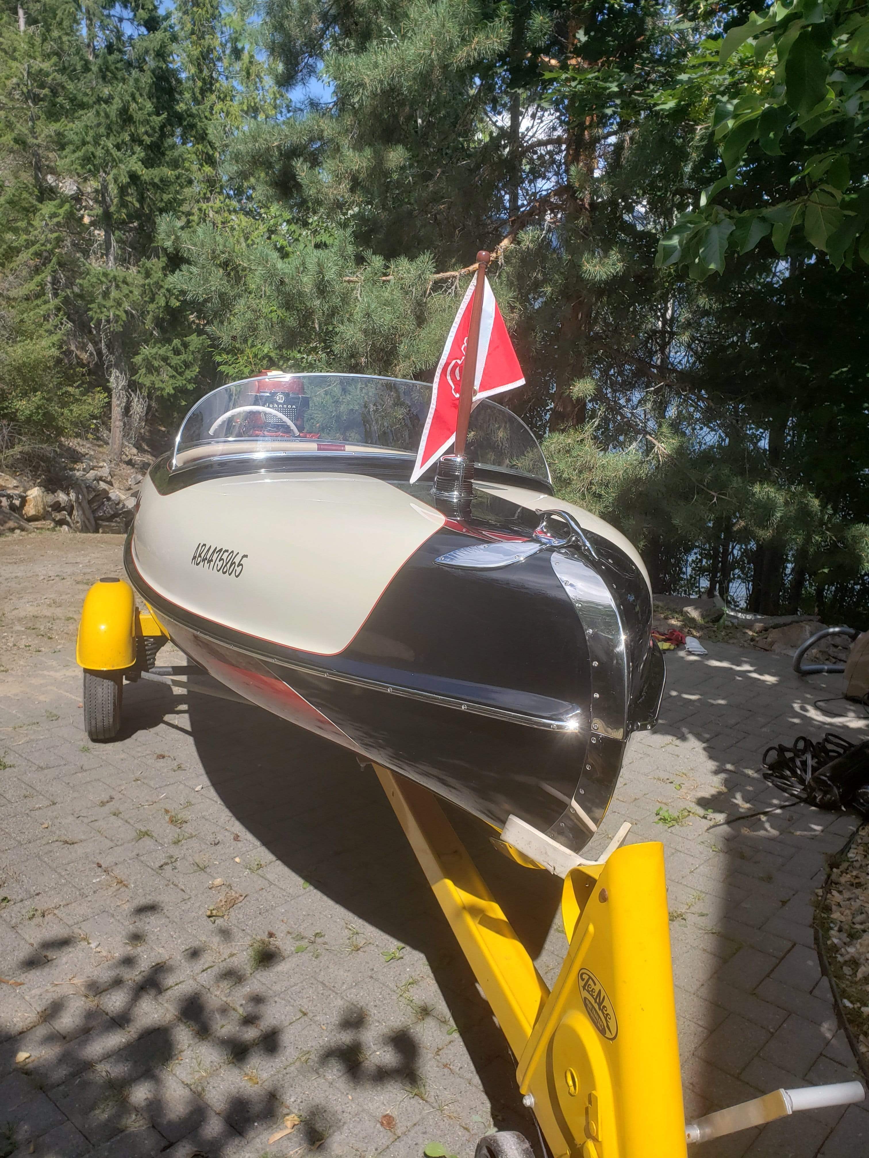 Classic Wooden Boat for Sale - 1956 LARSON - FALLS FLYER 14'