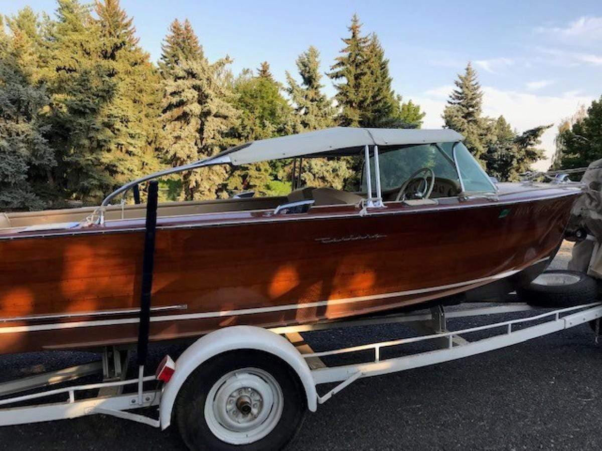 Classic Wooden Boat for Sale - 1957 CENTURY 18' RESORTER