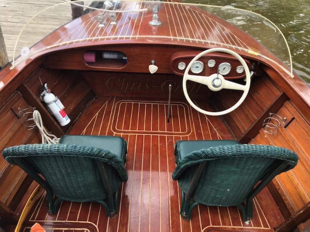 Classic Wooden Boat for Sale - 1957 CHRIS CRAFT 17' SPORTSMAN
