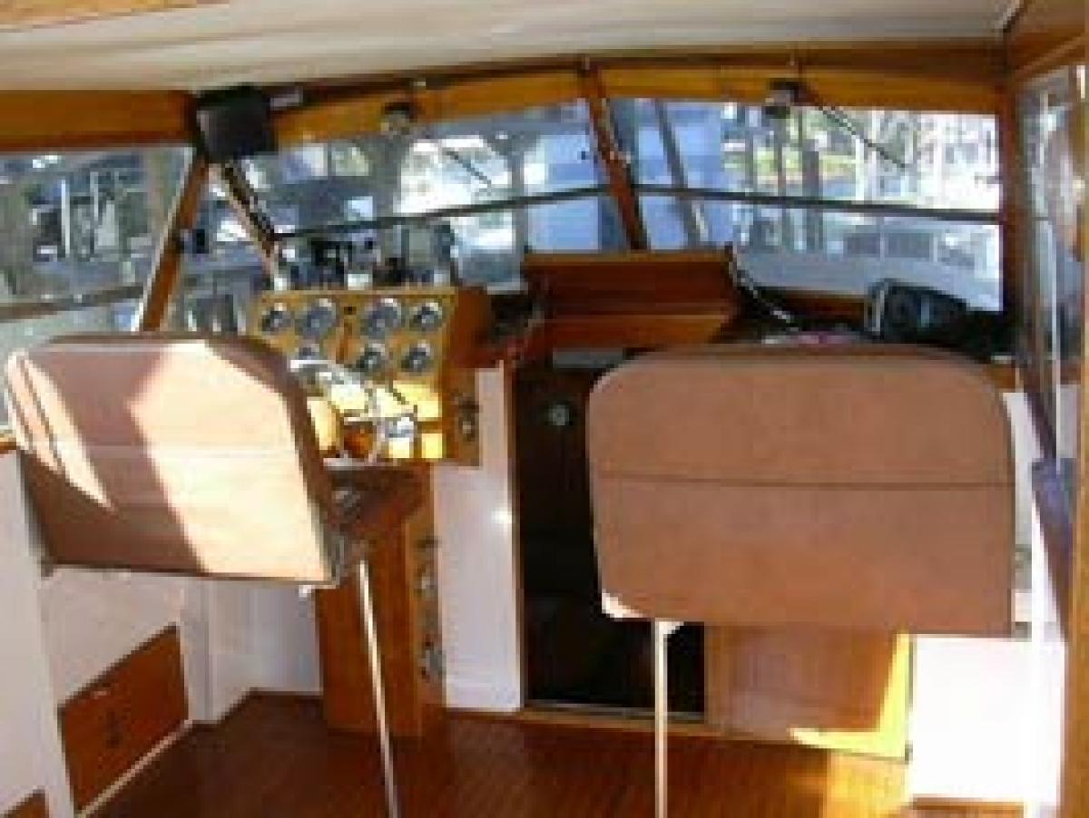 Classic Wooden Boat for Sale - 1957 CHRIS-CRAFT 33' FUTURA HARDTOP EXPRESS CRUISER