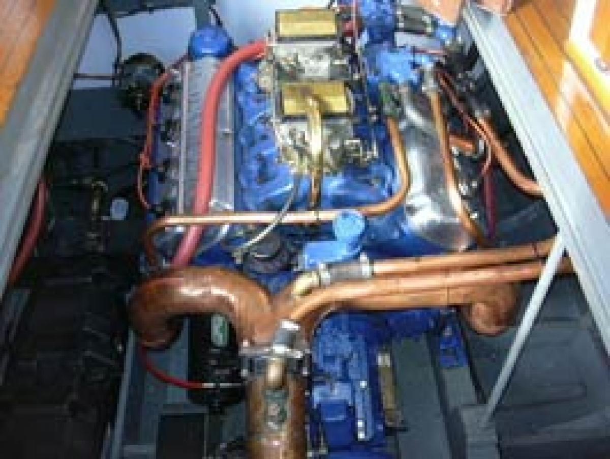 Classic Wooden Boat for Sale - 1957 CHRIS-CRAFT 33' FUTURA HARDTOP EXPRESS CRUISER