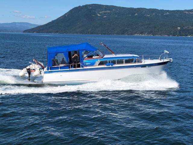 Classic Wooden Boat for Sale - 1960 Chris-Craft Roamer 35'