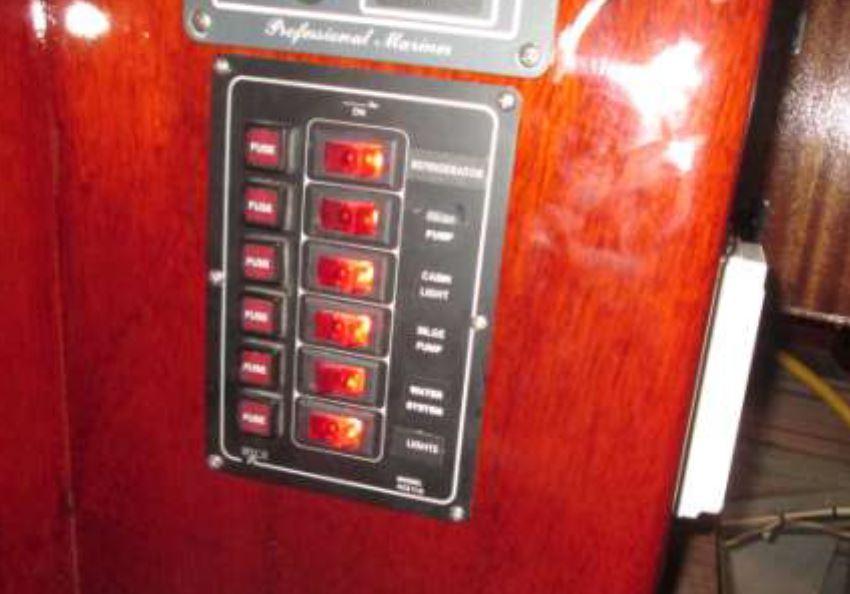 Classic Wooden Boat for Sale - 1960 Chris-Craft Roamer 35'