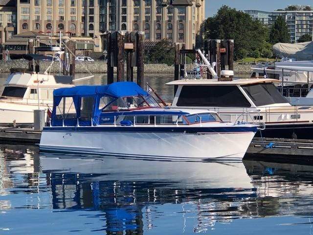 Classic Wooden Boat for Sale - 1960 Chris-Craft Roamer 35'