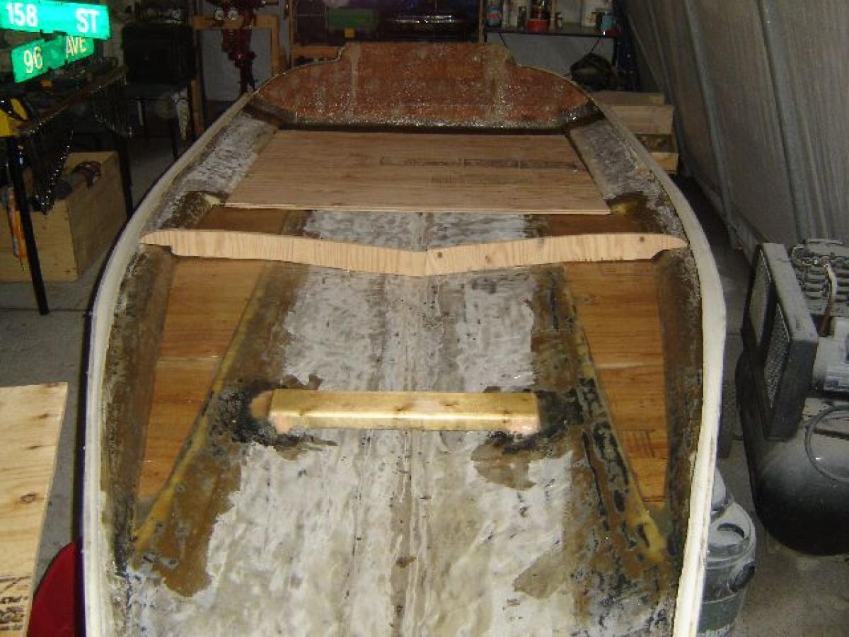 Classic Wooden Boat for Sale - 1961 COMMANDO 14' U2