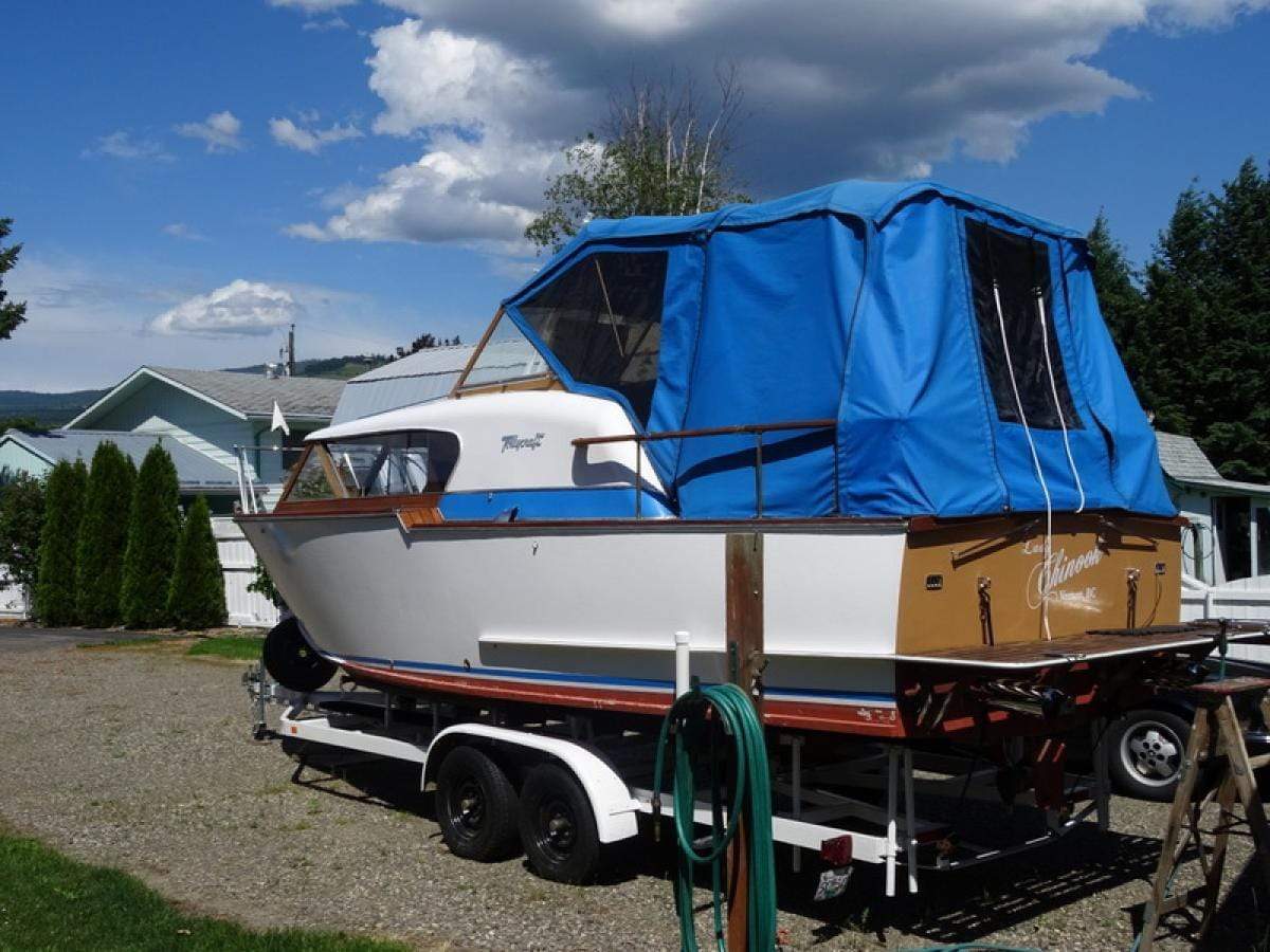 Classic Wooden Boat for Sale - 1961 TOLLEYCRAFT 26' CRUISER