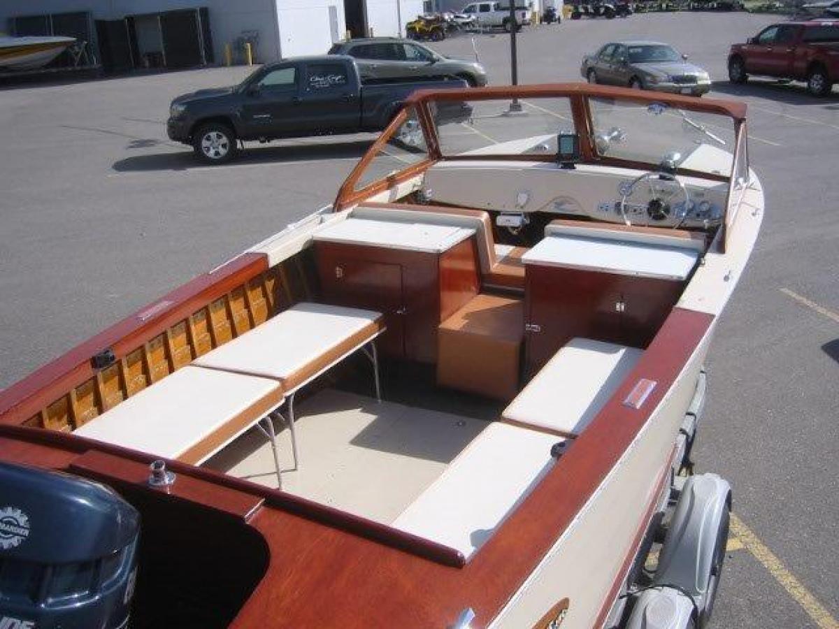 Classic Wooden Boat for Sale - 1965 CRUISER'S INC 20' - RARE CAMPER MODEL