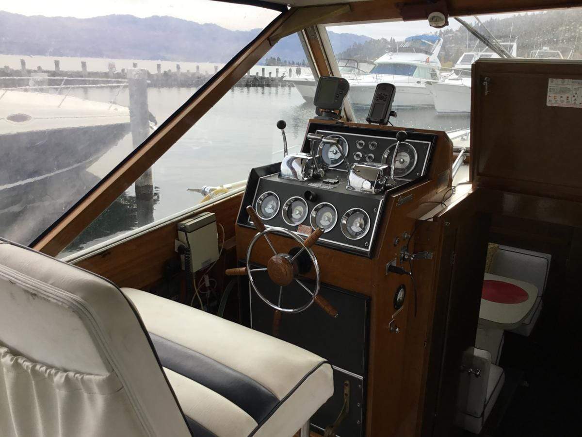 Classic Wooden Boat for Sale - 1967 CHRIS CRAFT 30' CONSTELLATION