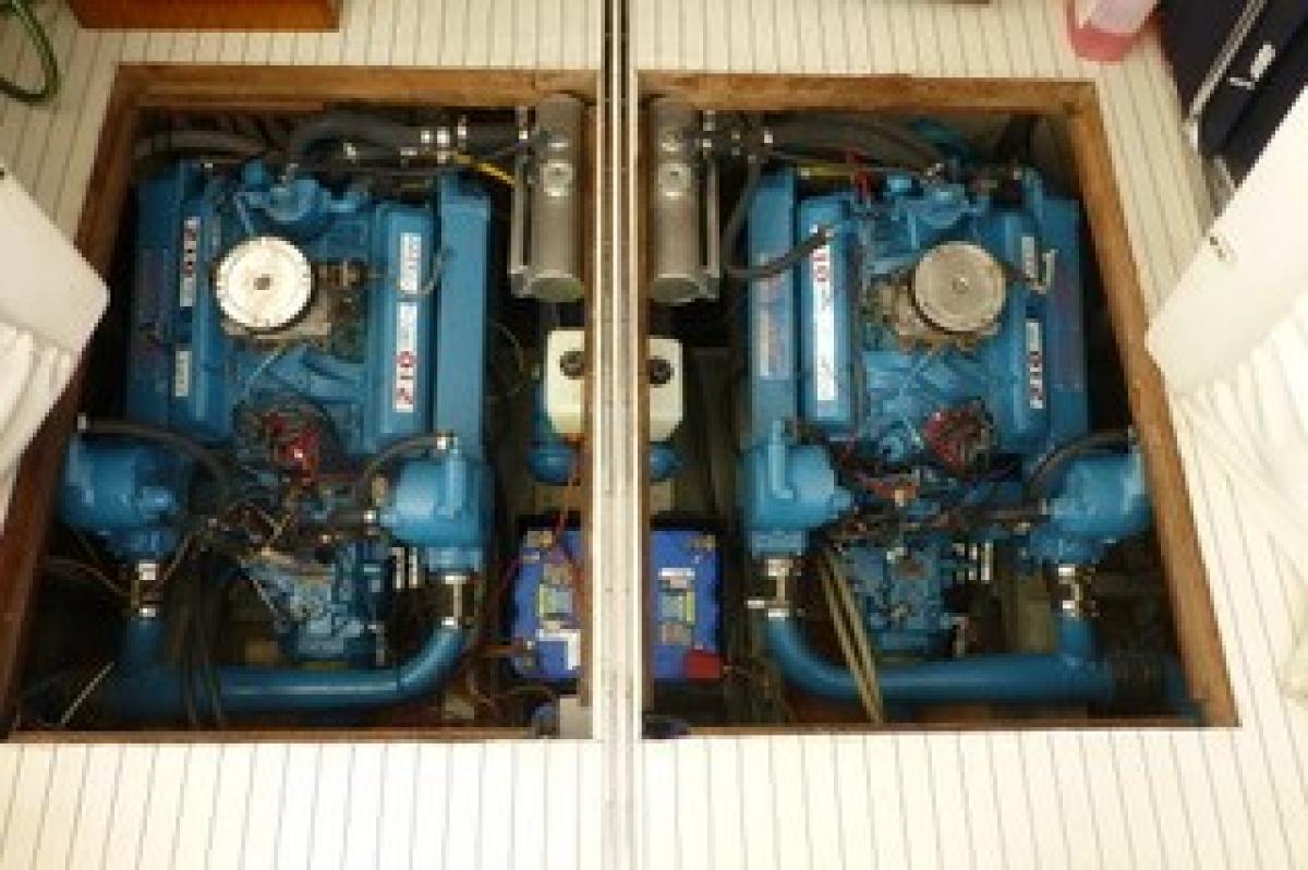 Classic Wooden Boat for Sale - 1967 CHRIS CRAFT 30' CONSTELLATION