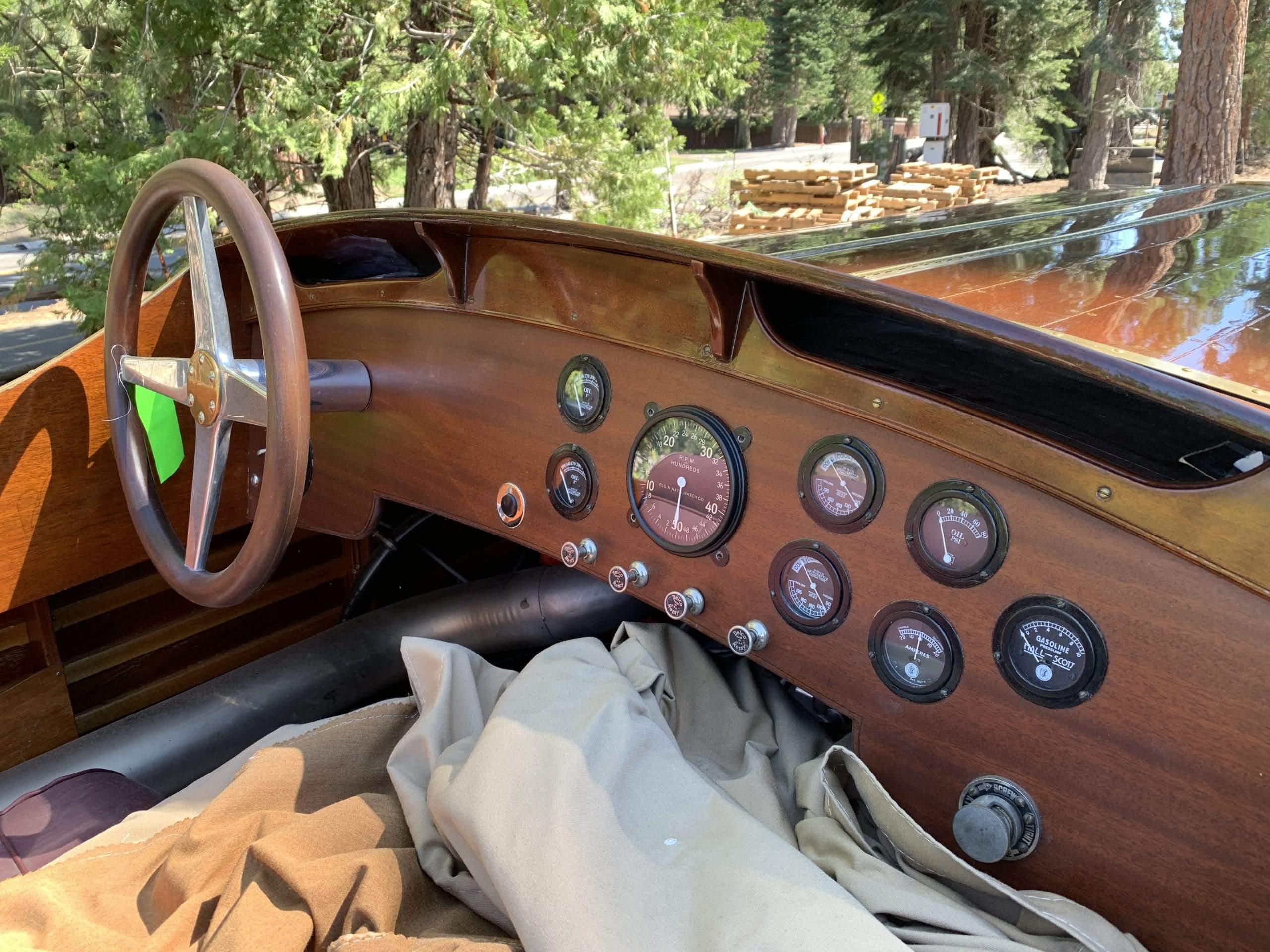Classic Wooden Boat for Sale - 1996 Brown & Bassett 33' Gentleman's Racer - 600hp Rolls-Royce Meteor V-12
