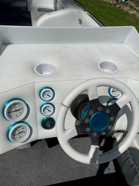 Classic Wooden Boat for Sale - 1999 CHEETAH FAST CAT 24'