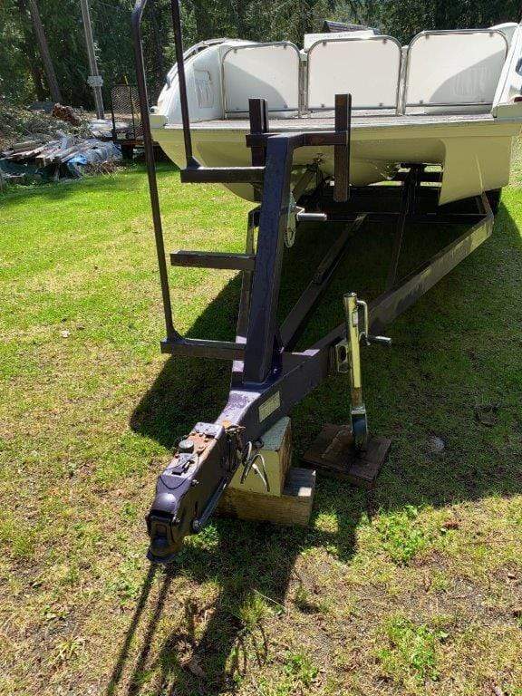 Classic Wooden Boat for Sale - 1999 CHEETAH FAST CAT 24'