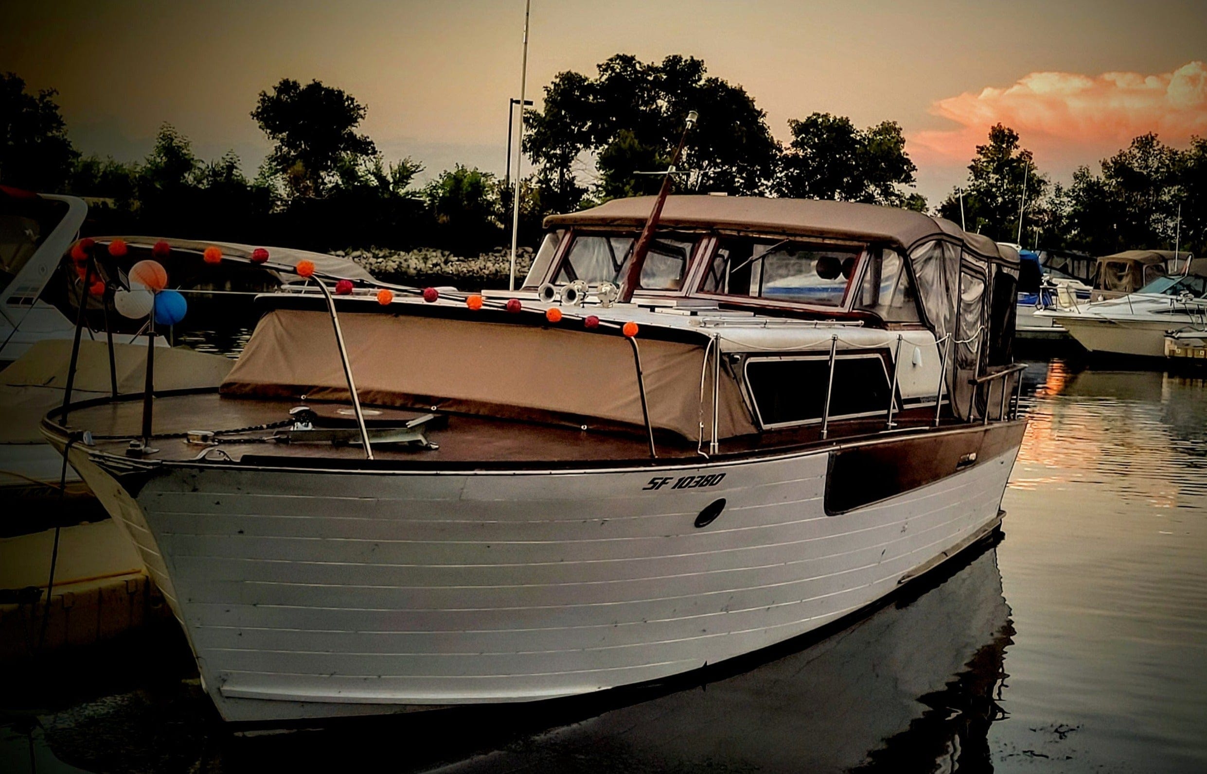 1961 SHEPHERD 33' FLYING BRIDGE CRUISER