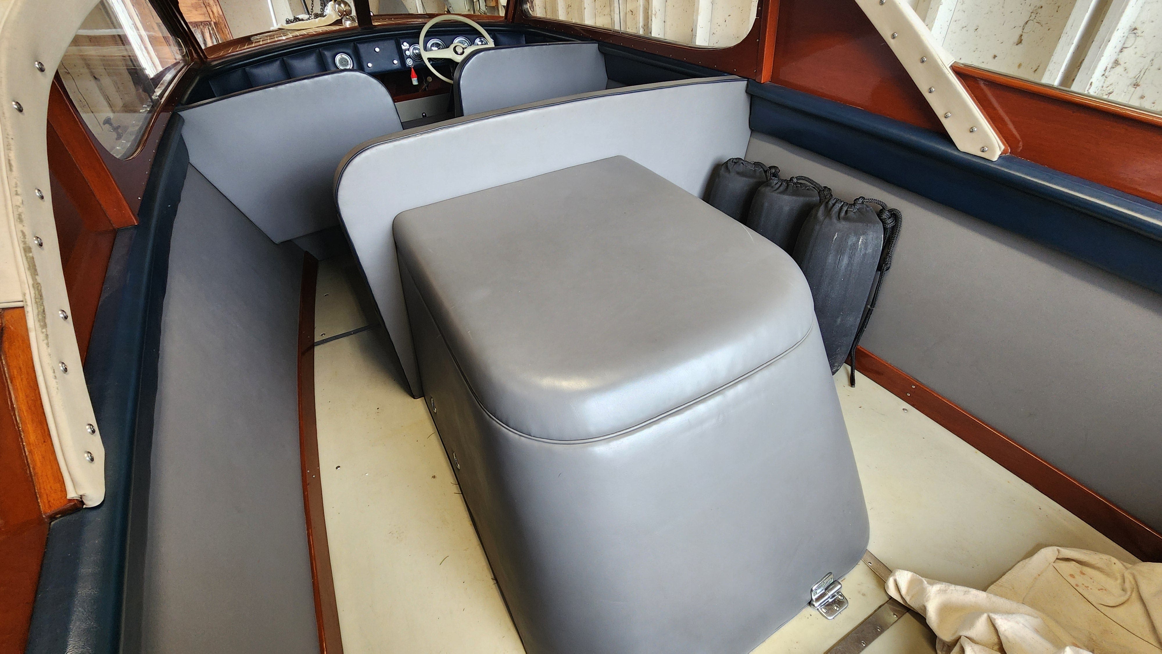 1948 CHRIS-CRAFT 22' CUSTOM SEDAN