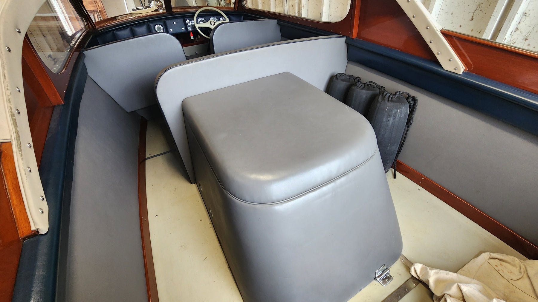 1948 CHRIS-CRAFT 22' CUSTOM SEDAN