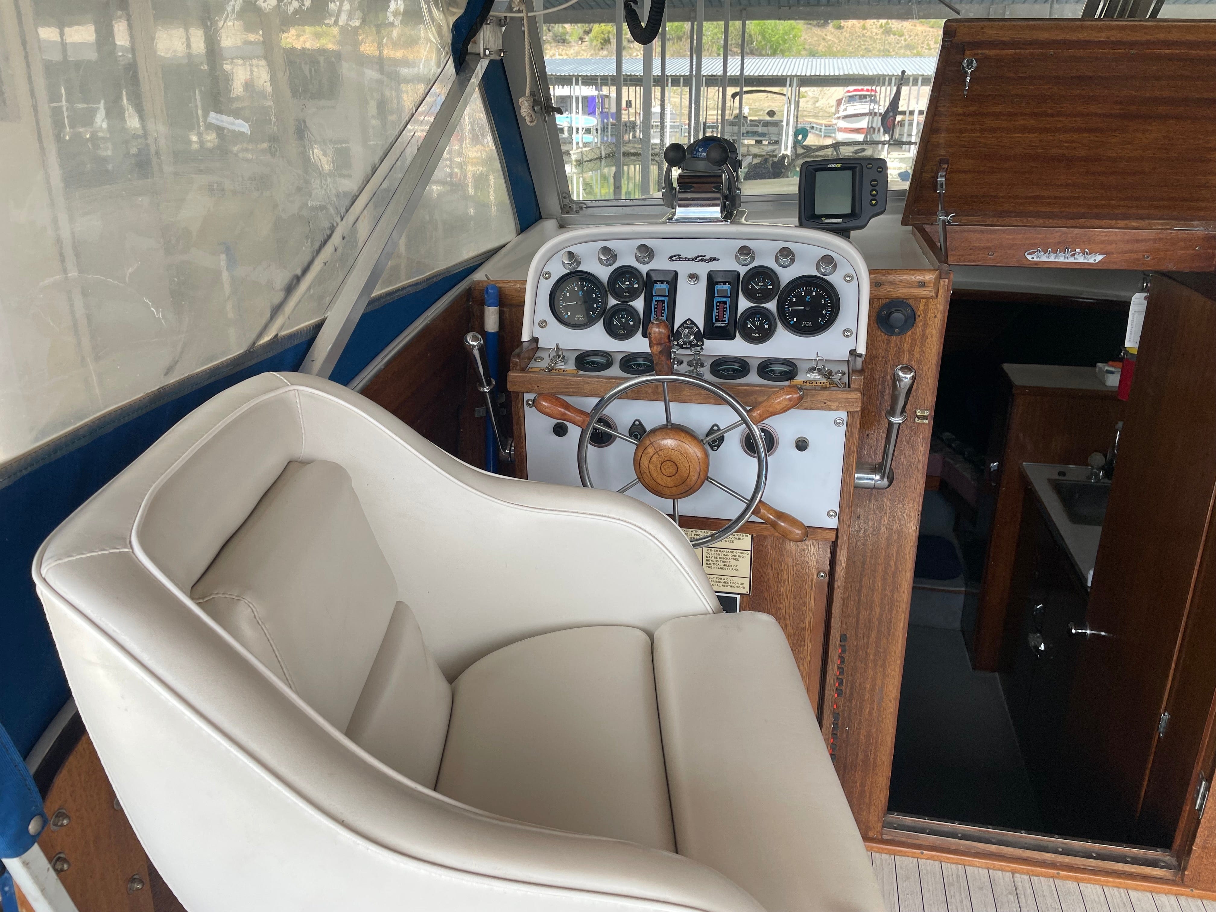 1962 CHRIS-CRAFT 27' SILVER COMET