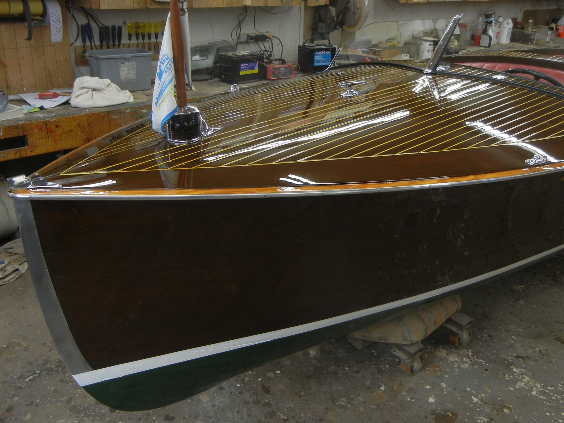 1947 22' TRIPLE COCKPIT W.J JOHNSON RUNABOUT