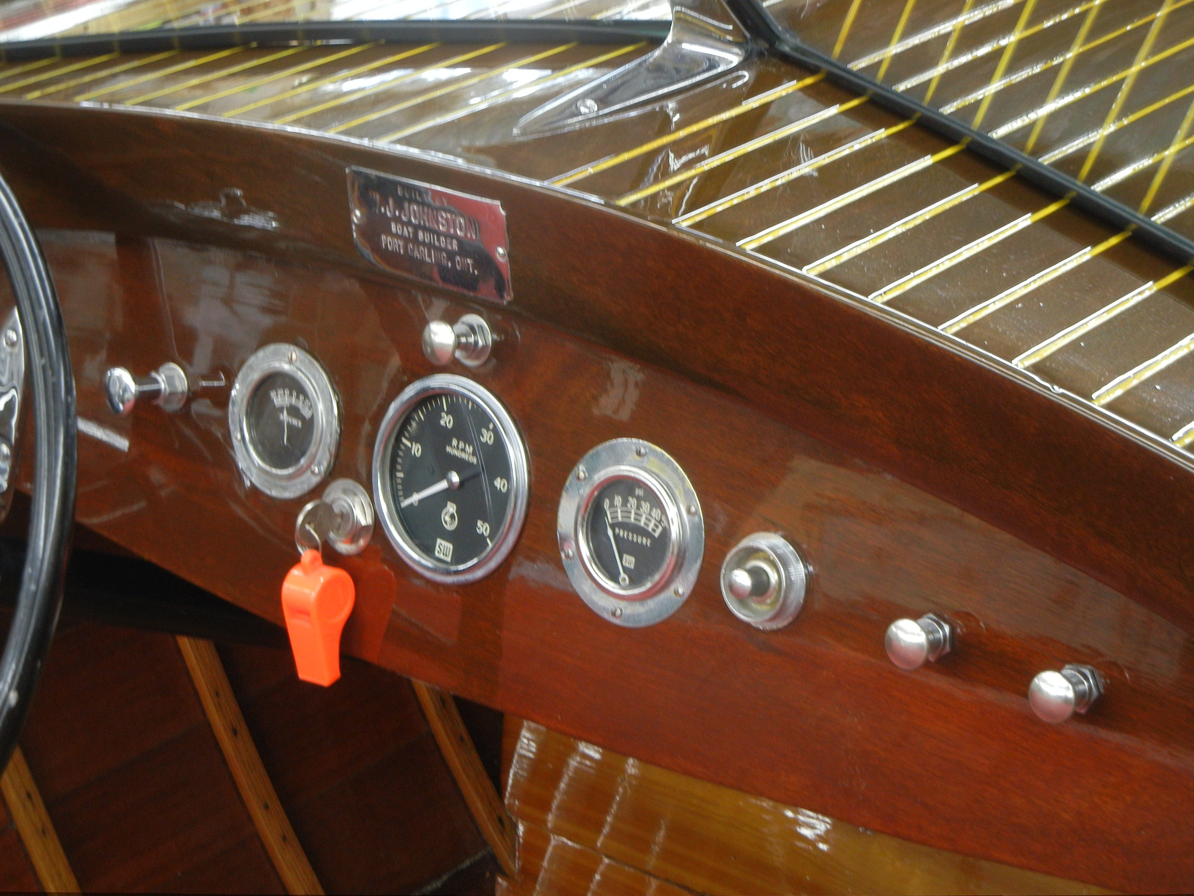 1947 22' TRIPLE COCKPIT W.J JOHNSON RUNABOUT